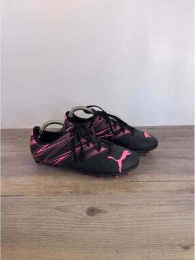Puma Future 7 Play FG/AG Soccer Cleats Black Pink US 5 Youth / Womens 6.5